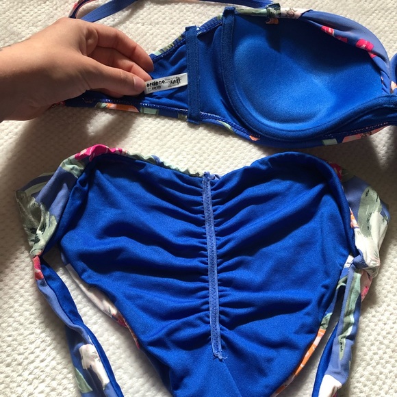 Bundle of 2 blue bikinis - Picture 3 of 9
